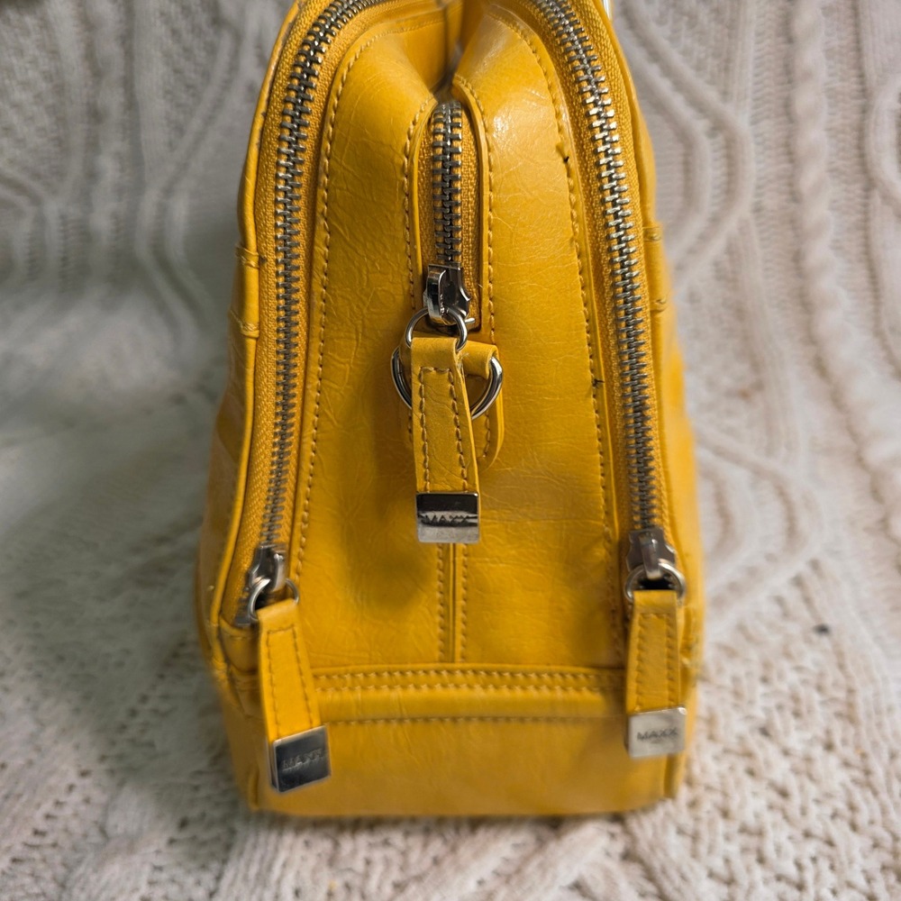 Maxx New York Large Shoulder Bag Bright Yellow‎ Faux Leather Leopard Lining - Picture 5 of 13